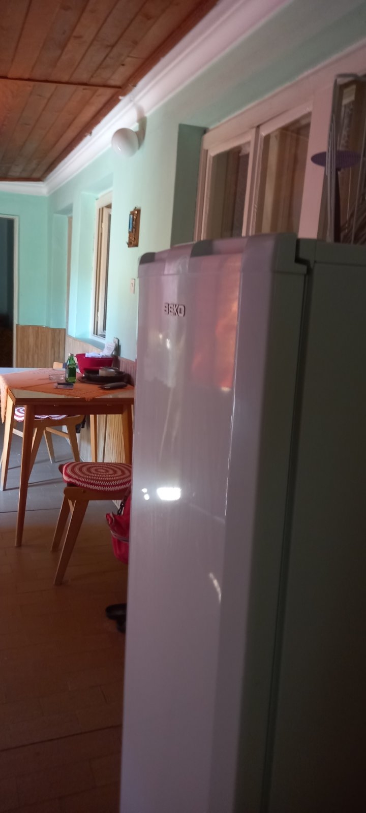 Prodajem kucu u centru Perleza
