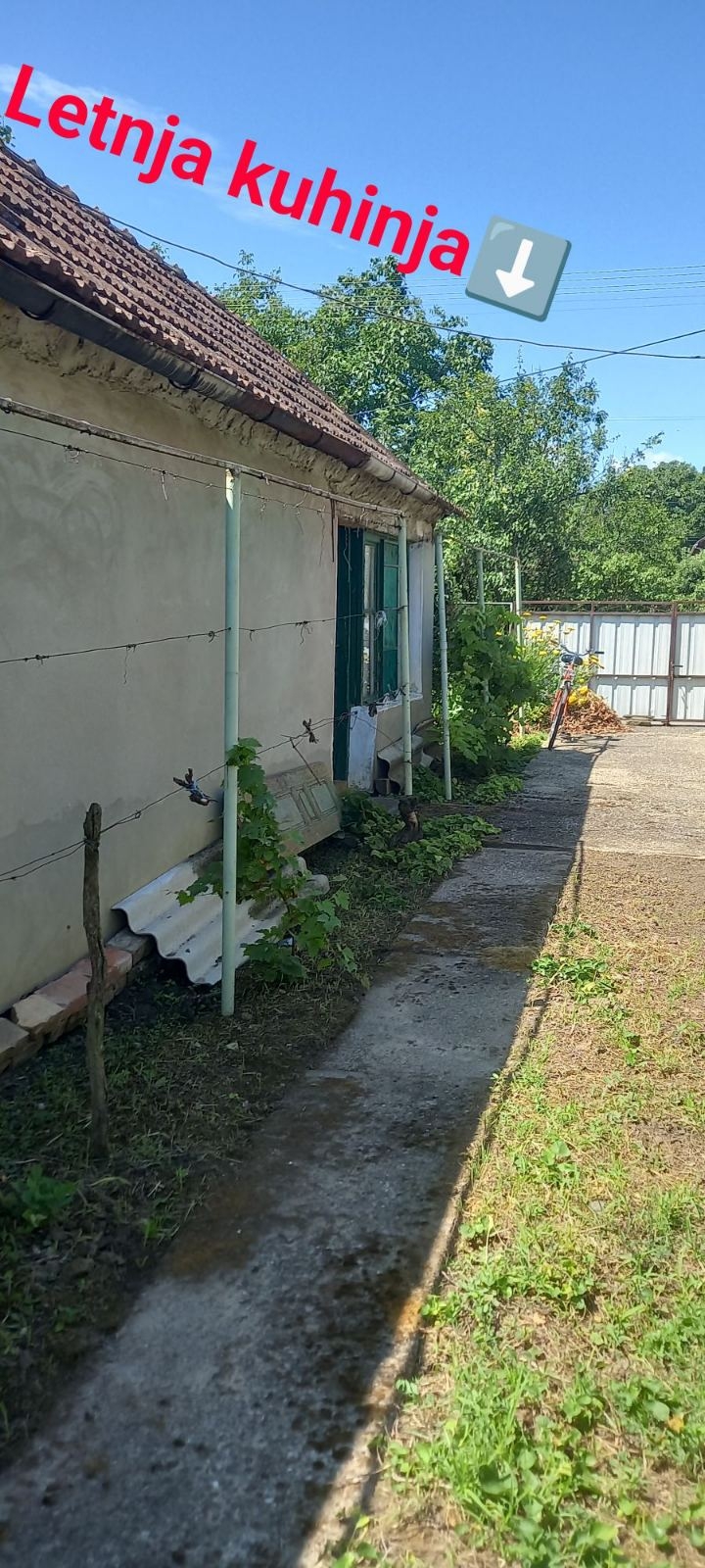 Prodajem kucu u centru Perleza