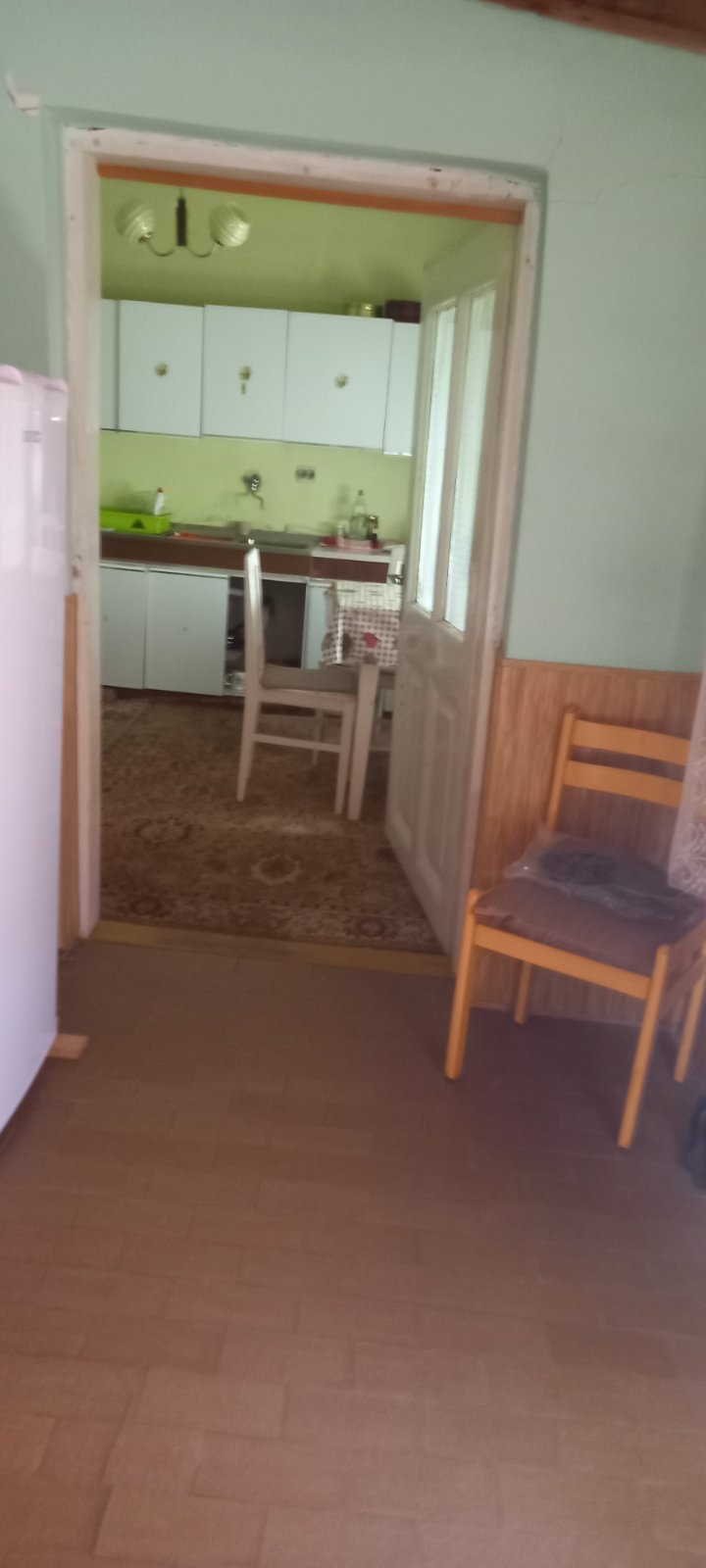 Prodajem kucu u centru Perleza