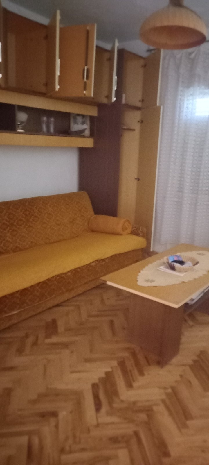 Prodajem kucu u centru Perleza