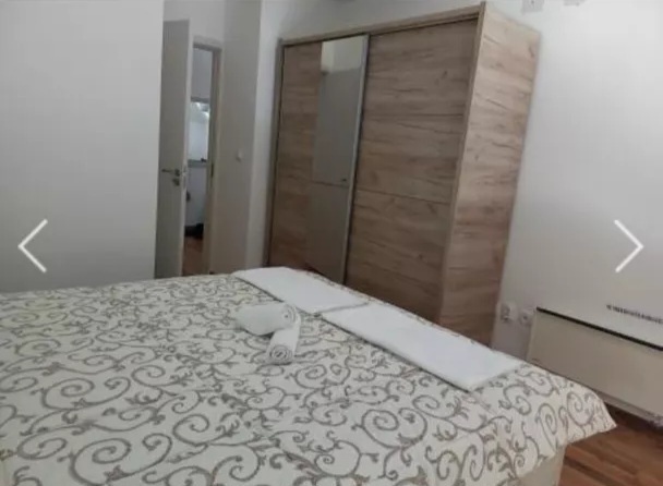 Prodajem apartman u centru Divcibara
