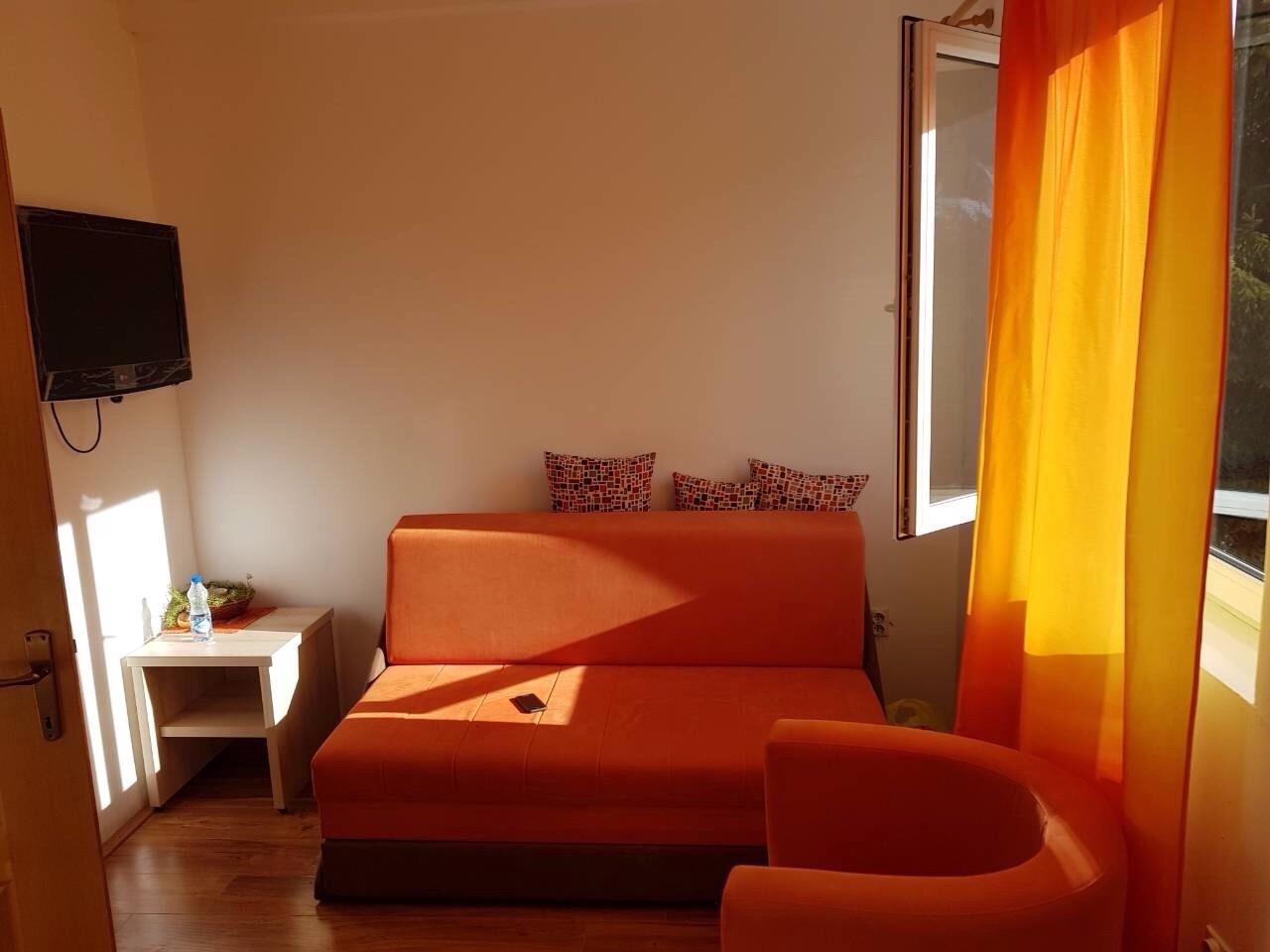Prodajem apartman na Kopoaniku