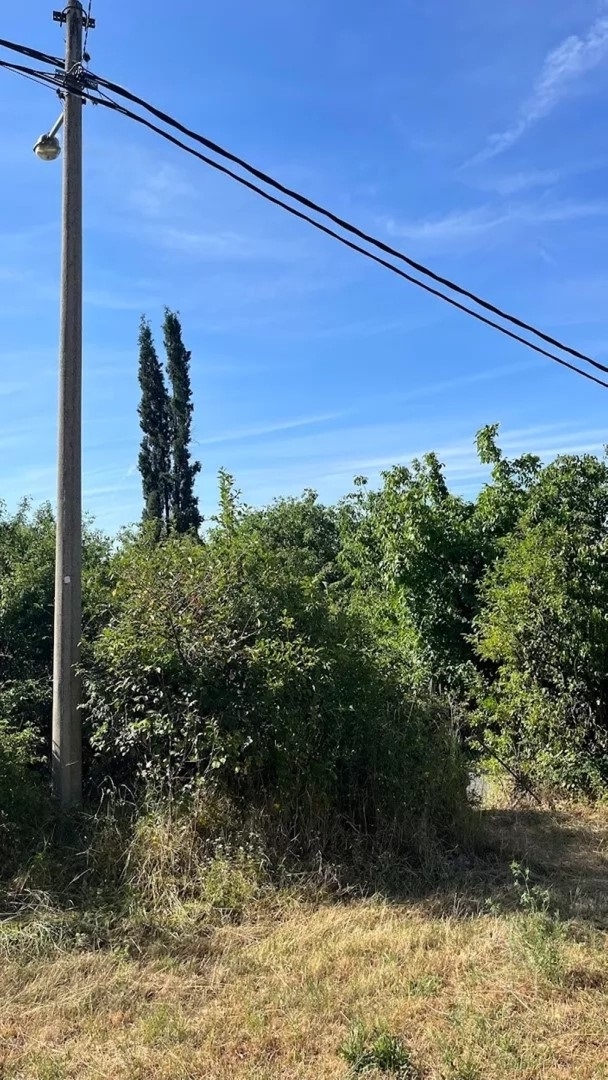Plac 23ari u gradjevinskoj zoni,1/1,cist,ravan