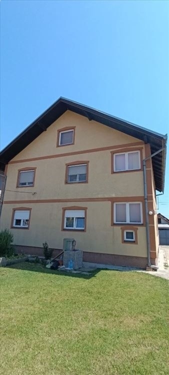 Prodajem kucu u Busijama