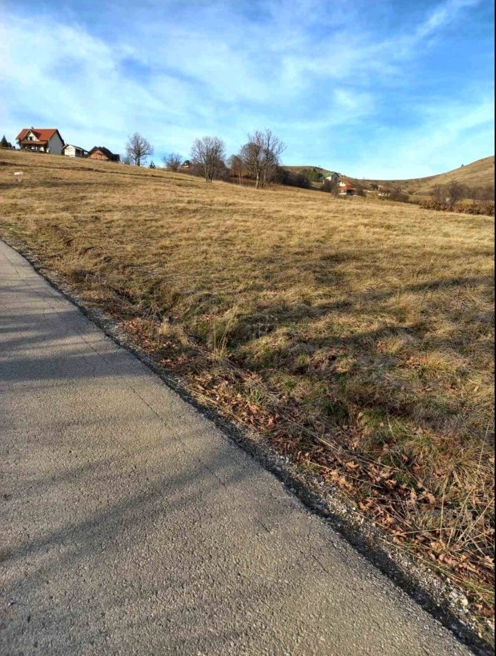 Prodajem plac na Zlatiboru