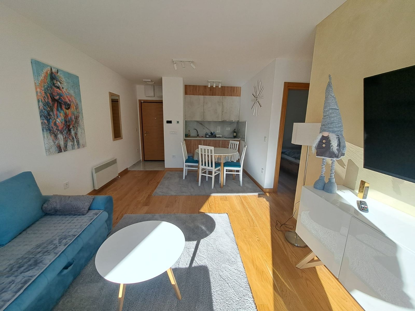 Stan na Zlatiboru , 50m od Mone ,  3.0 , parking