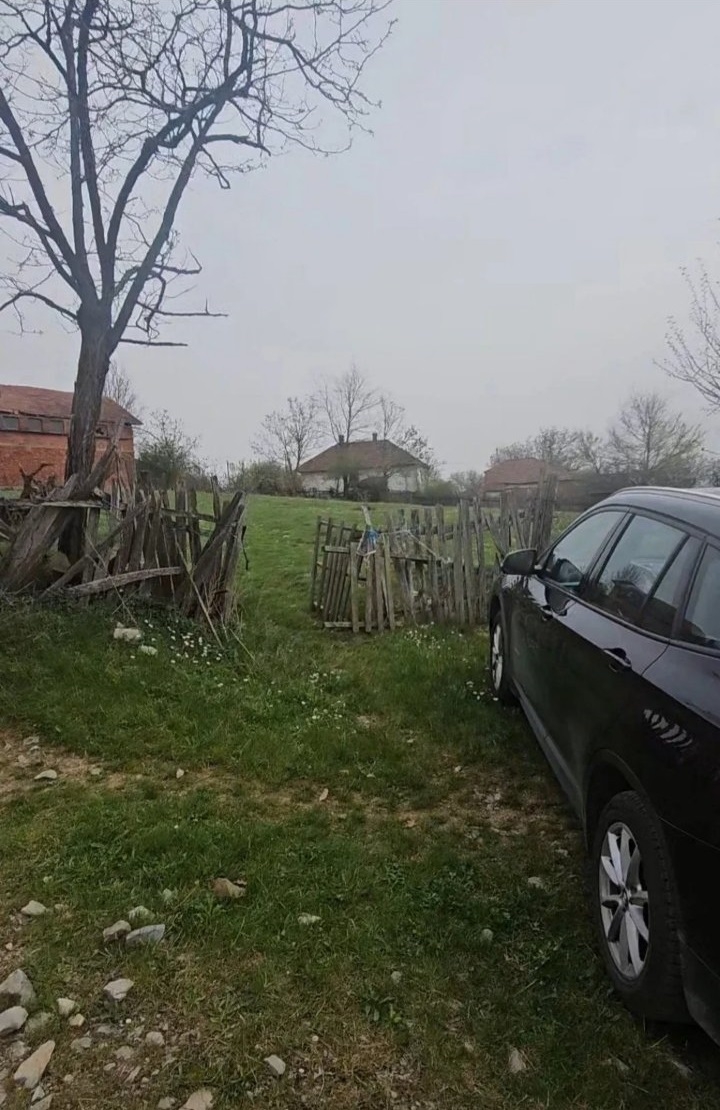 Prodajem gradjevinski plac-Kosmaj