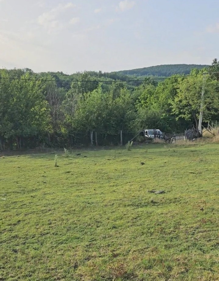 Prodajem gradjevinski plac-Kosmaj