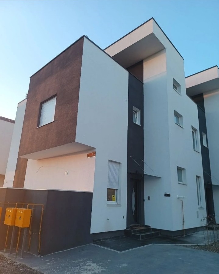 Prodajem luksuznu kucu u Novom Sadu