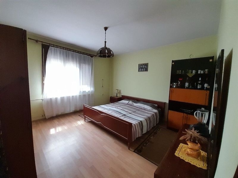 Prodajem kucu u Čelarevu-jedinstvena ponuda