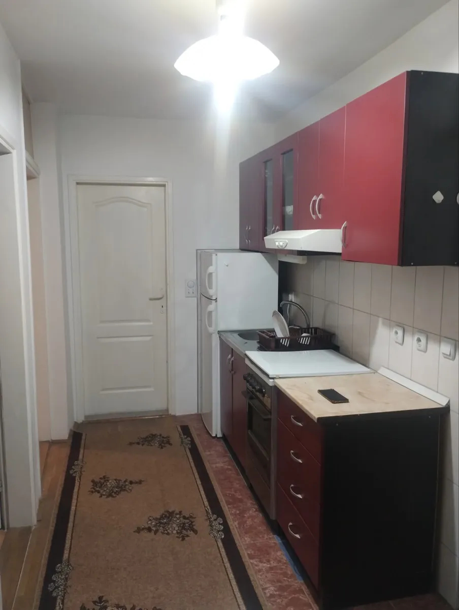 Izdaje se dvosoban stan na dobroj lokaciji