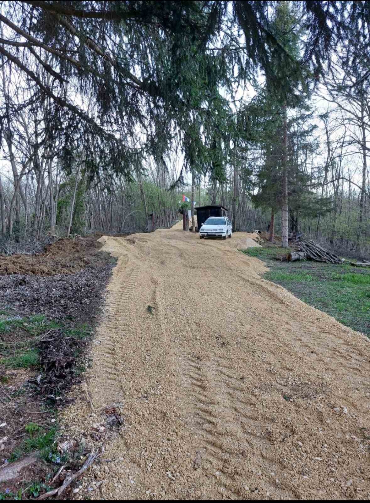 Prodajem kamenu kucu