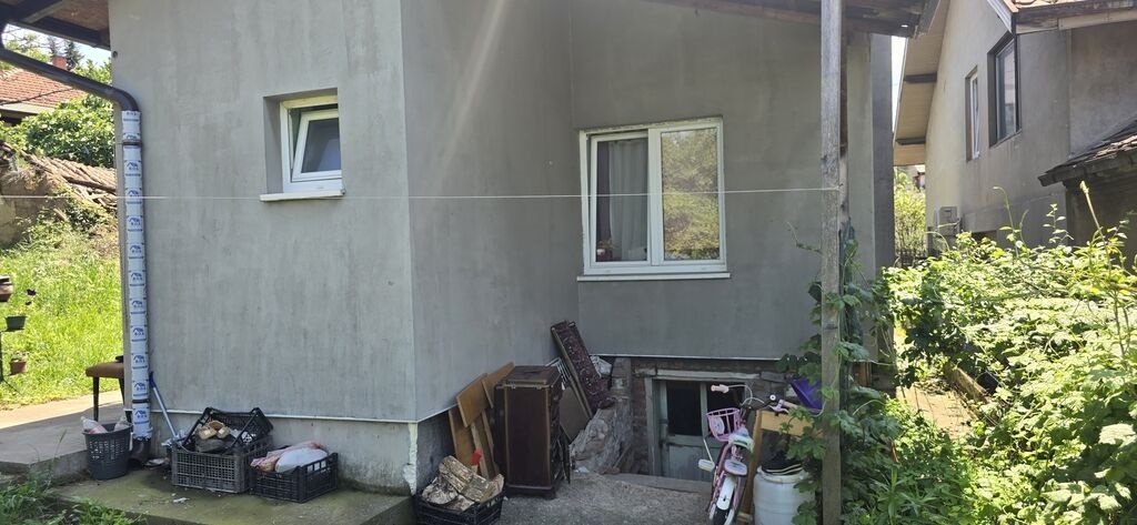 Prodajem plac sa kucom u centru Smedereva