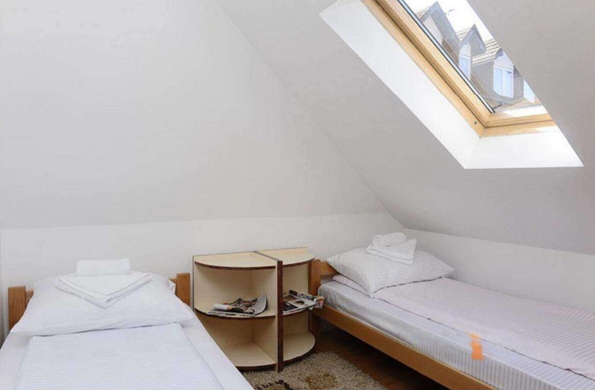 Na prodaju apartman u Kraljevim Cardacima