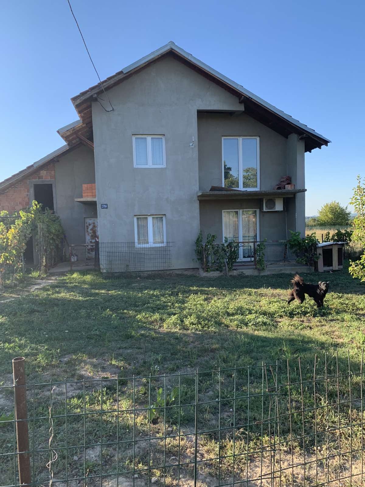 Prodajem kucu u Šopiću-Lazarevac
