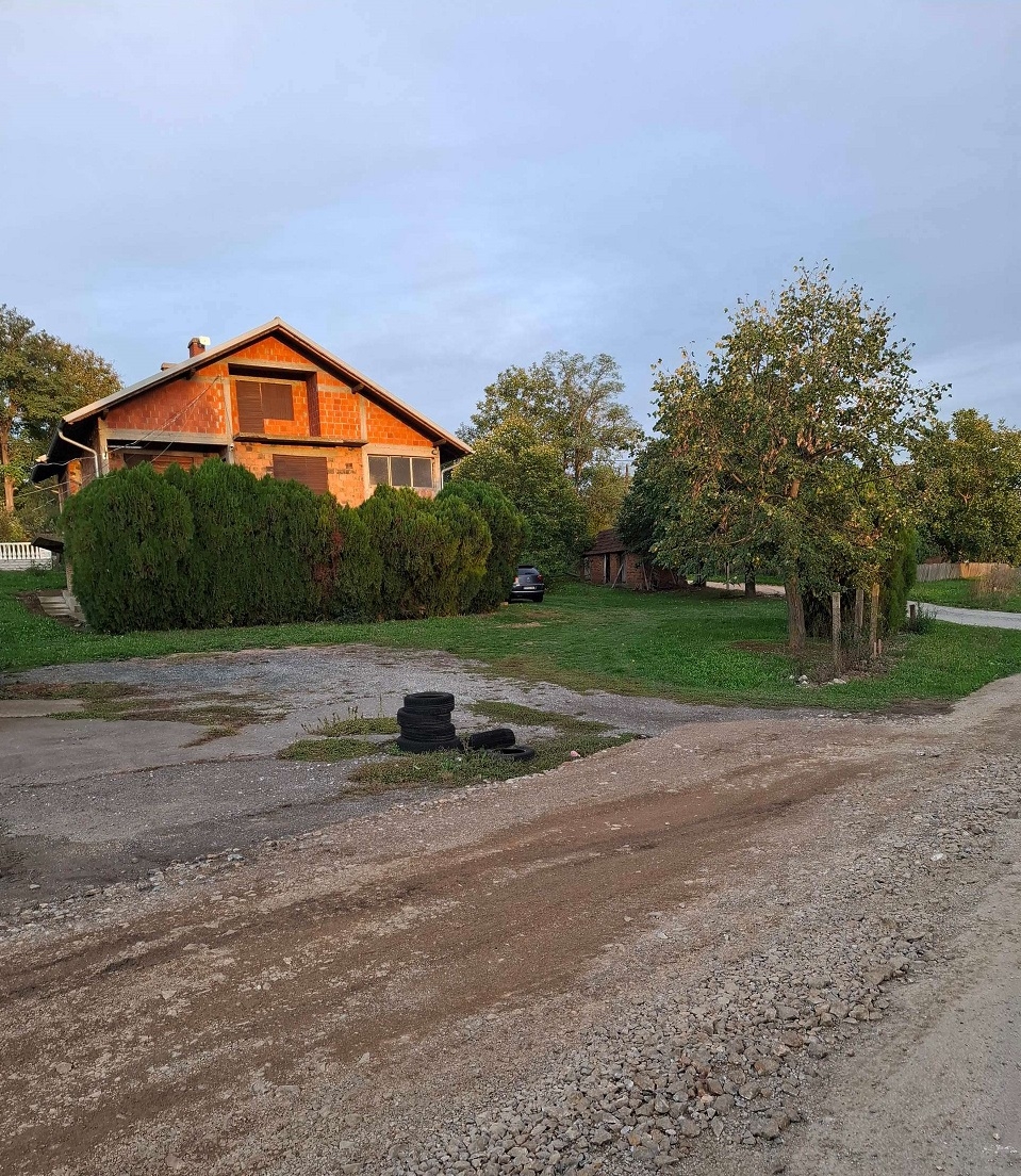 Prodajem kucu Đurinci-Sopot