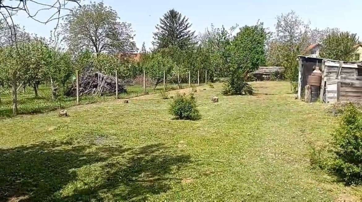 Kuca u vikend naselju Cortanovci
