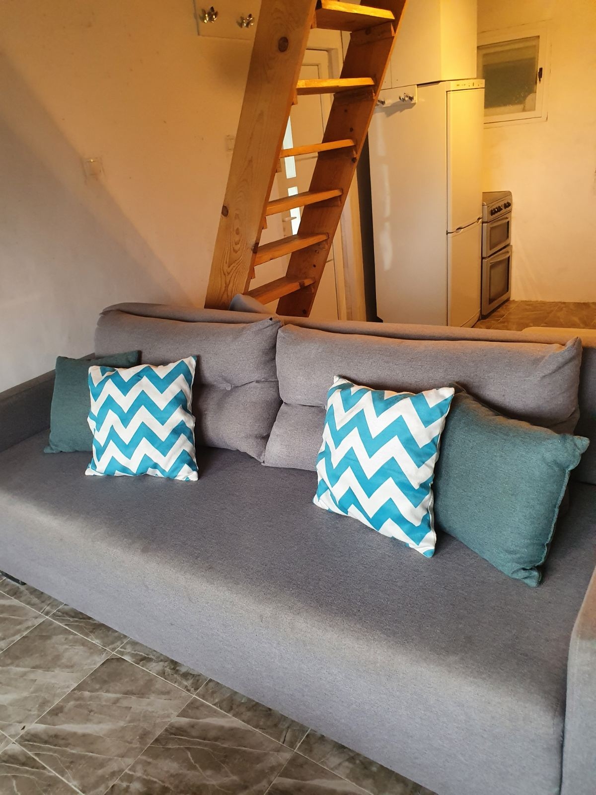 Izdajem kucu Beograd-Ritopek