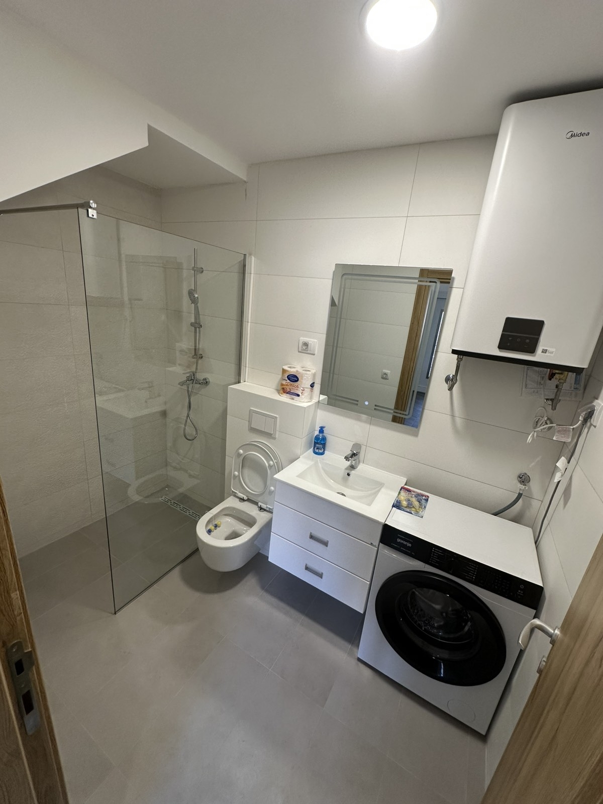 Prodajem nov uknjizen stan na Novoj Detelinari Prodajem nov uknjizen stan na Novoj Detelinari