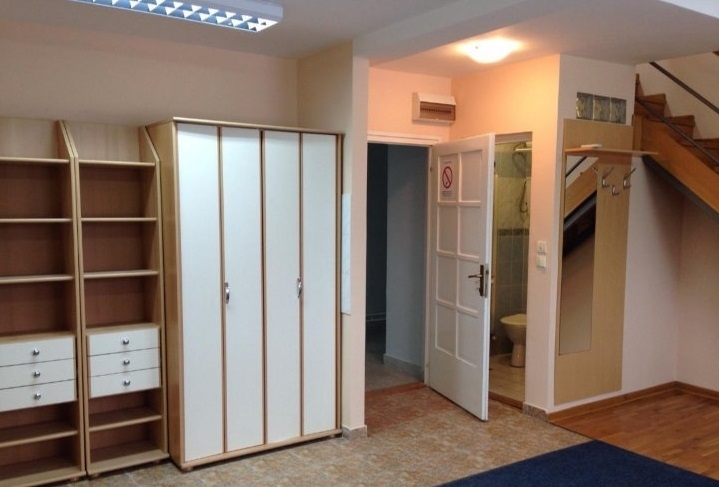 Izdajemo magacine u Beogradu-Cukarica Izdajemo magacine u Beogradu-Cukarica