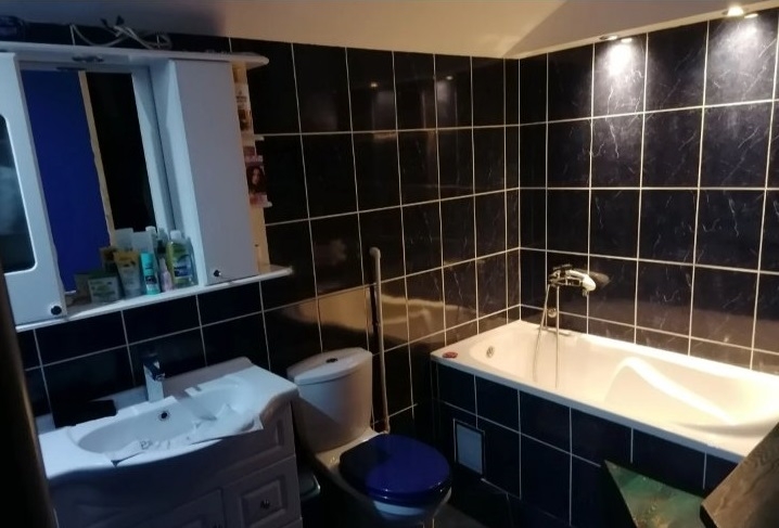 Prodajem trosoban salonski stan Prodajem trosoban salonski stan