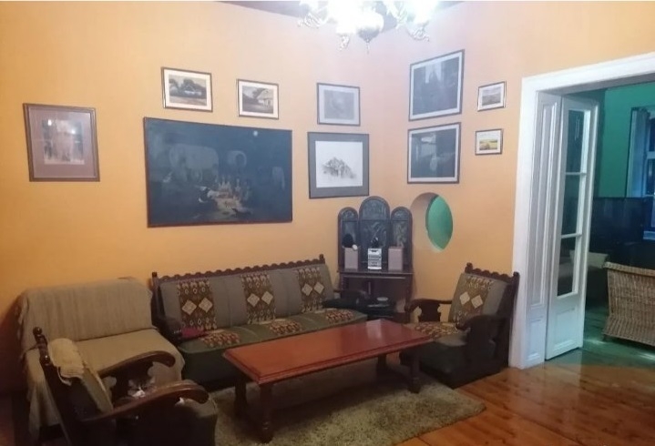 Prodajem trosoban salonski stan Prodajem trosoban salonski stan