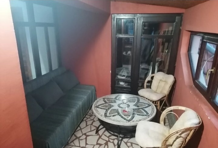 Prodajem trosoban salonski stan Prodajem trosoban salonski stan