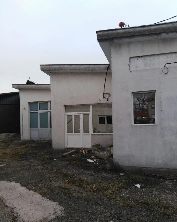 Prodajem ili izdajem halu Prodajem ili izdajem halu