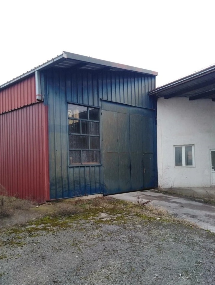 Prodajem ili izdajem halu Prodajem ili izdajem halu