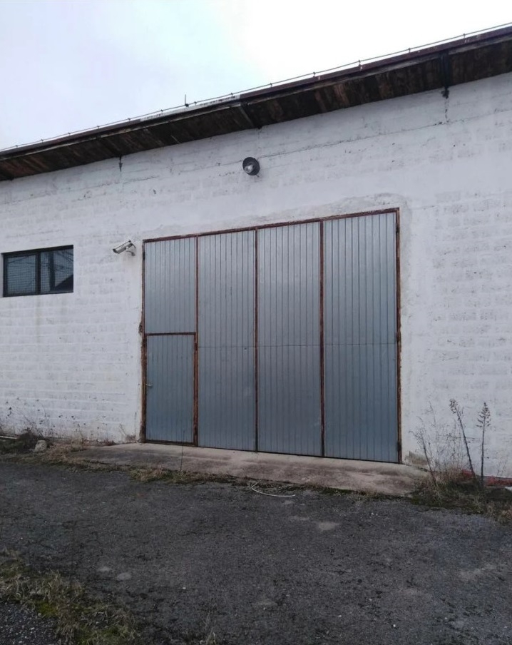 Prodajem ili izdajem halu Prodajem ili izdajem halu