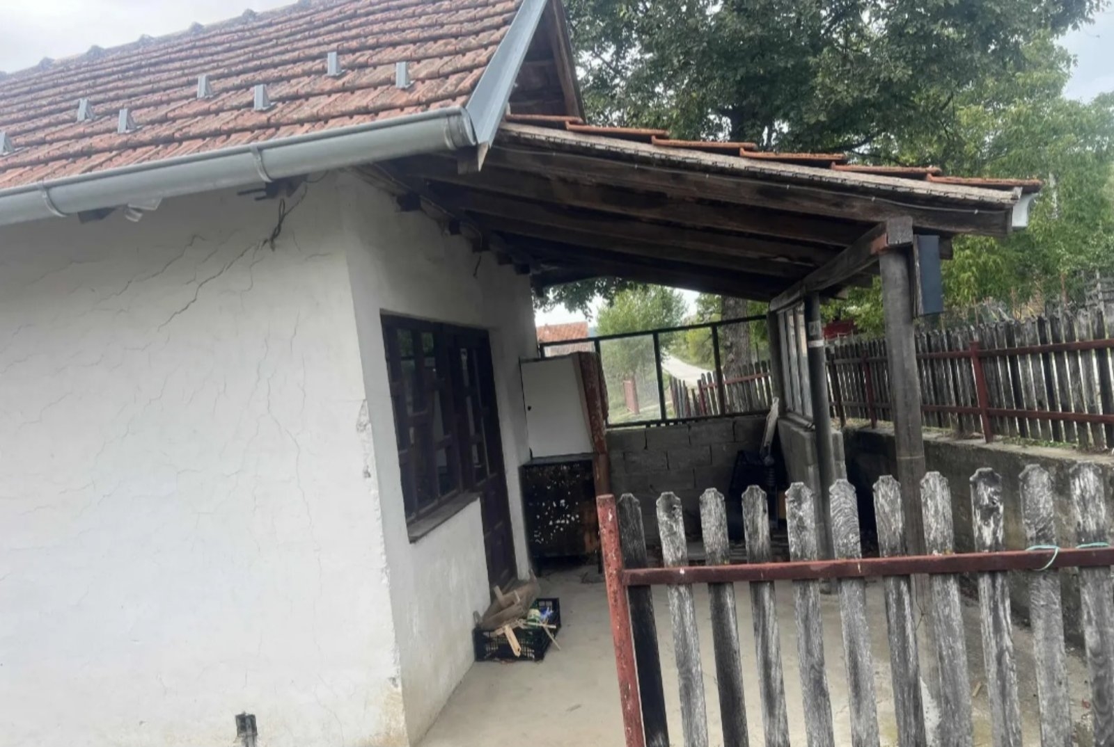 Prodajem seosko domacinstvo Brdjani