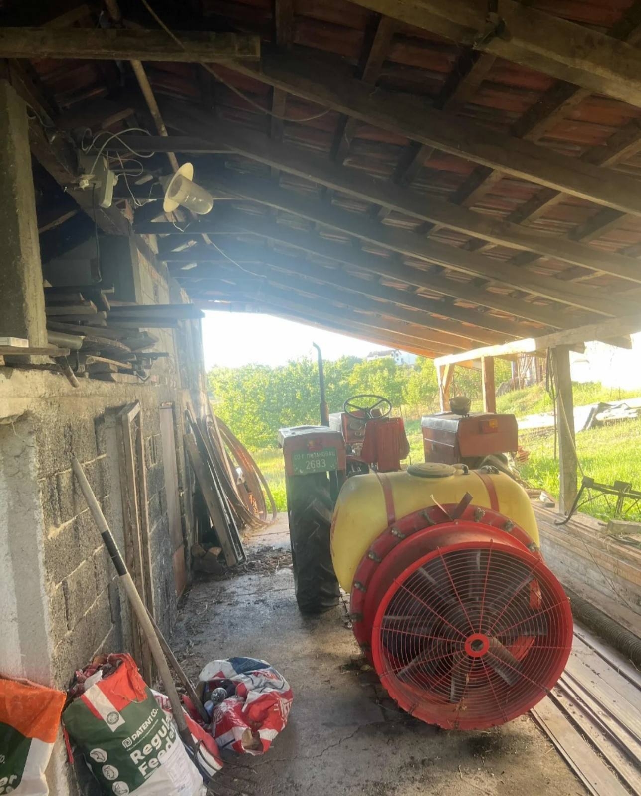 Prodajem seosko domacinstvo Brdjani