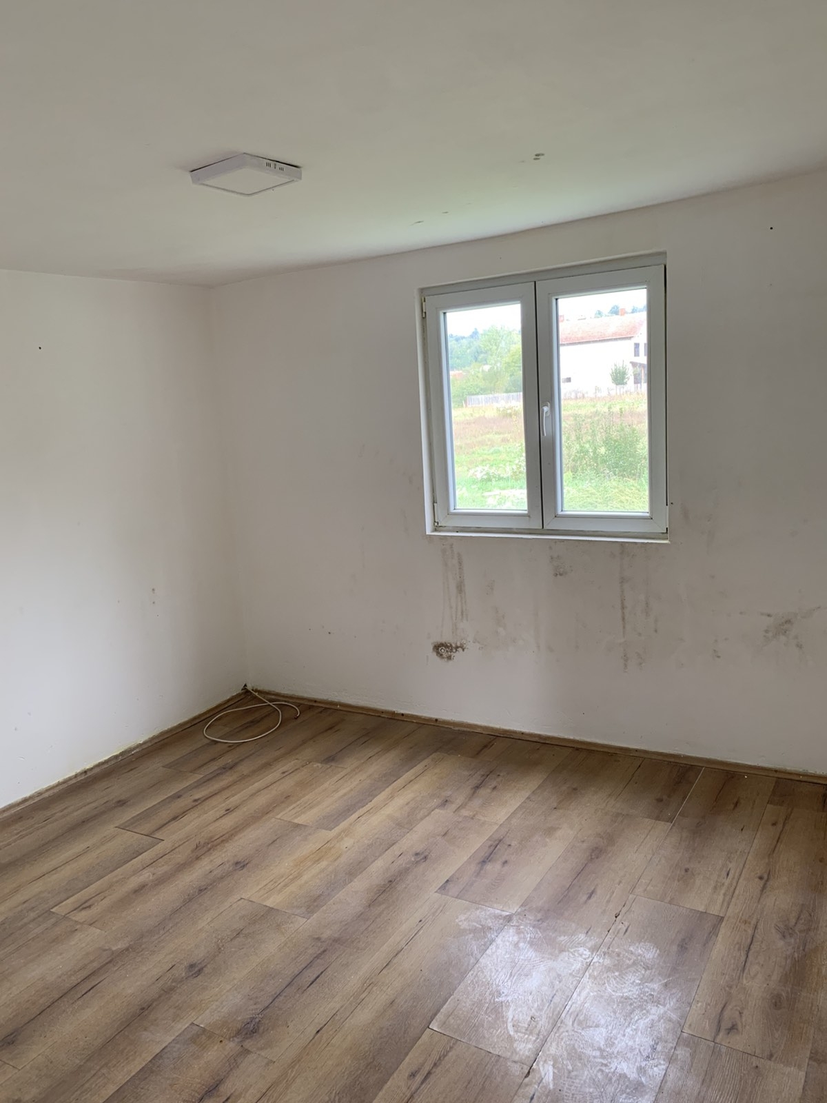 Prodajem kucu u Rudovcima-Lazarevac