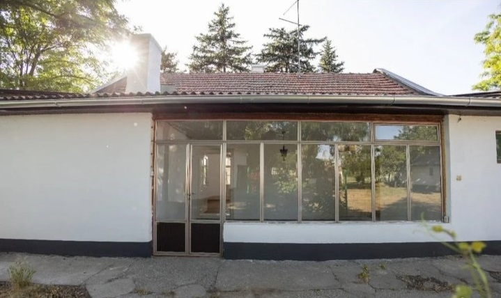 Prodajem salas u Srbobranu