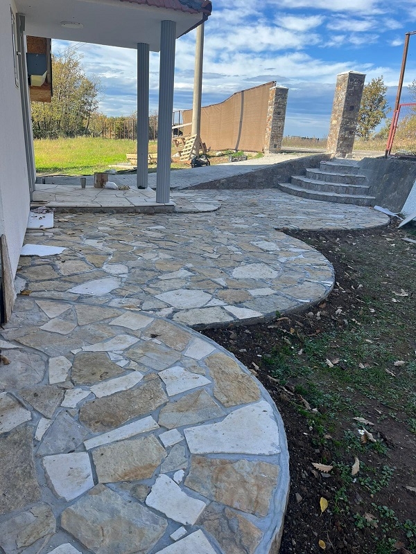 Luksuzna vikendica ili kuca za stalan boravak