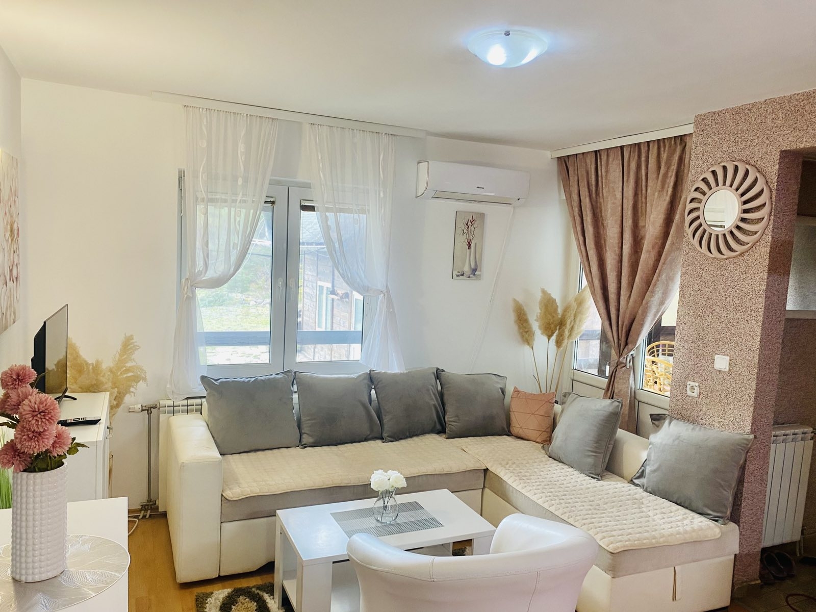 Prodajem apartman na Divcibarama