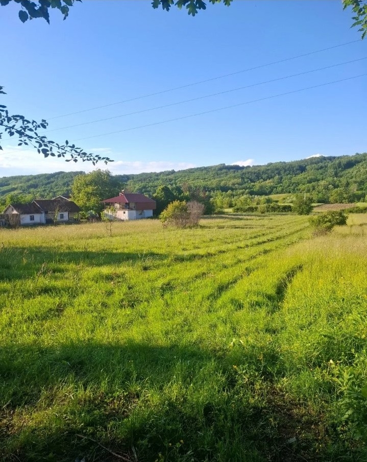 Prodajem plac Modrica-Krusevac