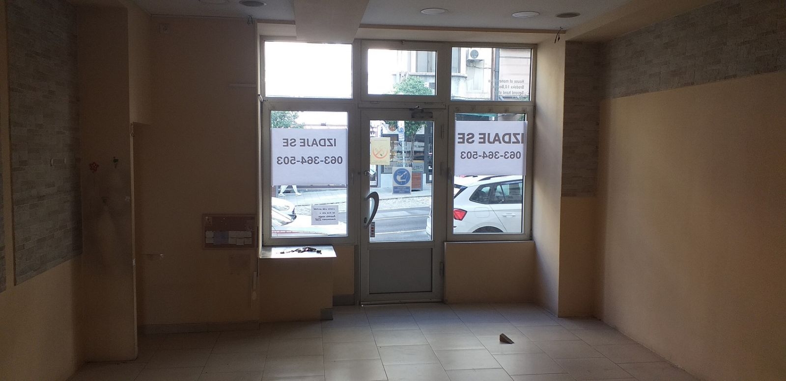  Lokal u centru pogodan za Frizerski salon