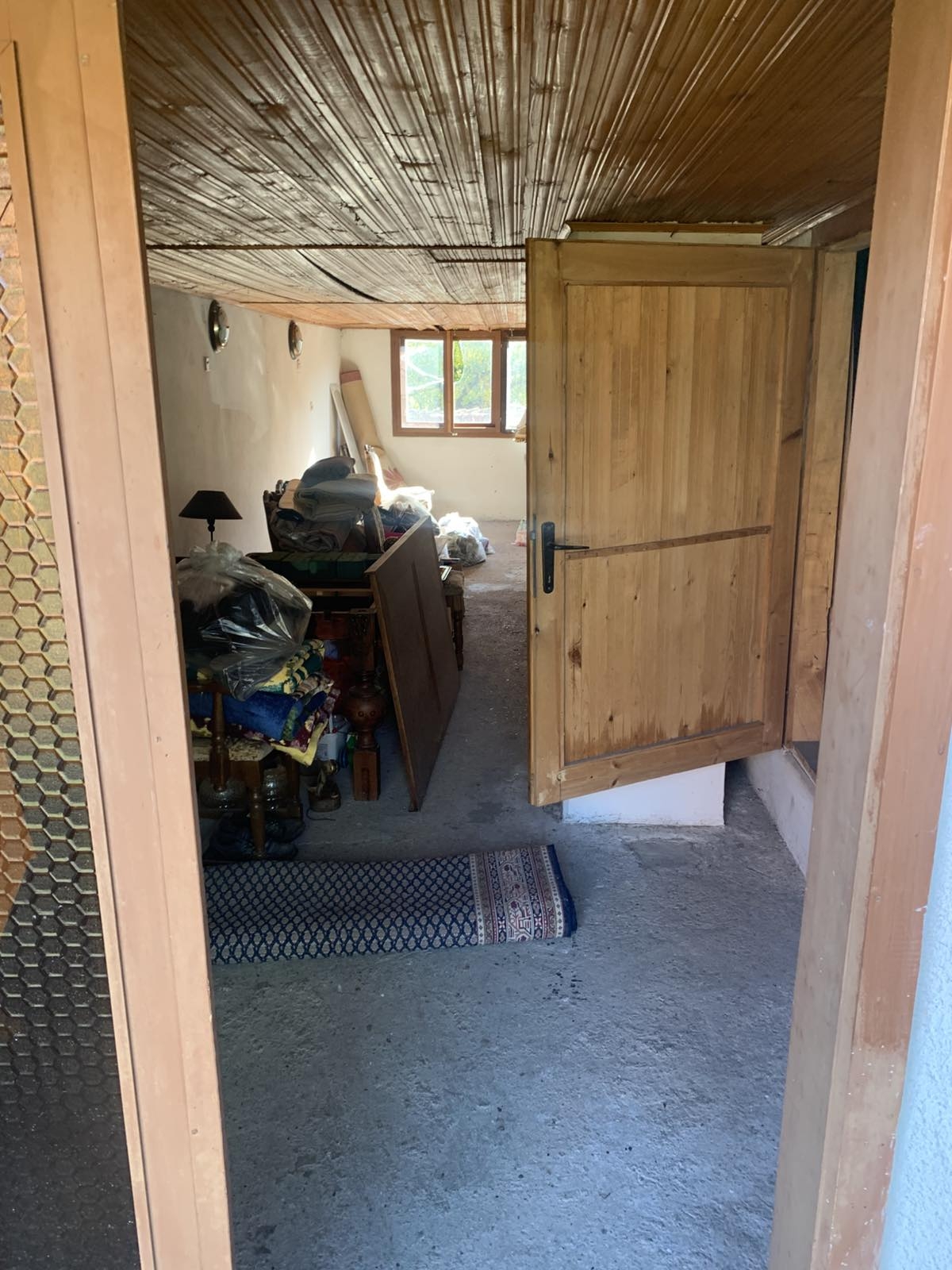 Prodajem kucu u Trbušnici-Lazarevac