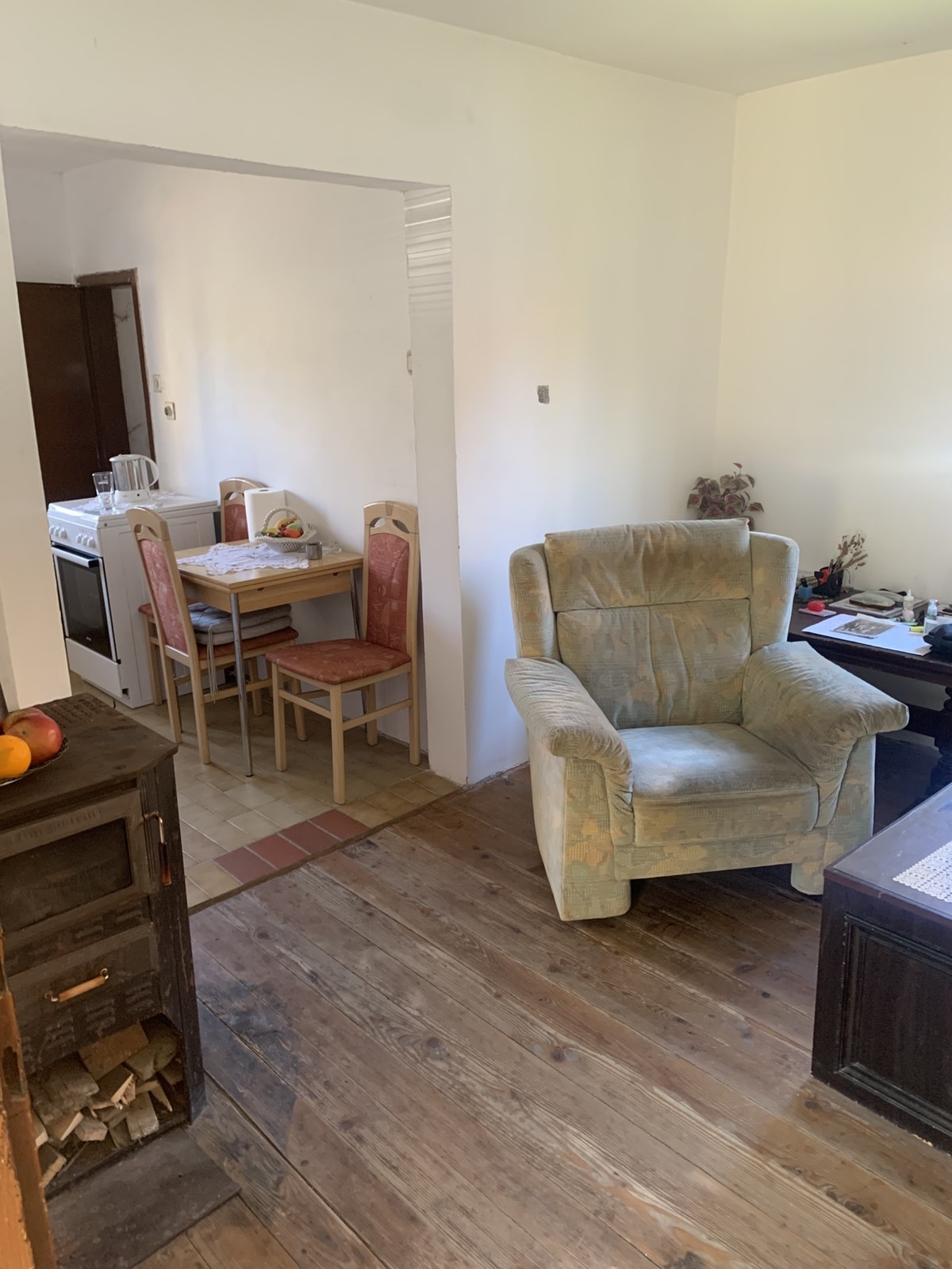 Prodajem kucu u Trbušnici-Lazarevac