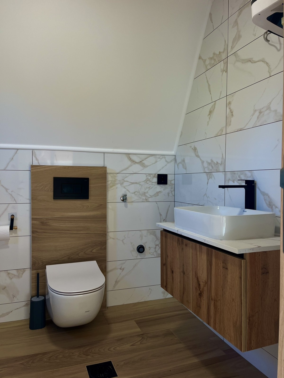 Na prodaju 2 A-Frame kuce sa bazenima