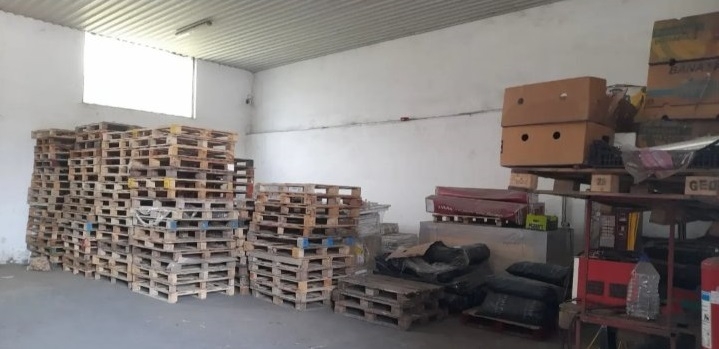 Poslovno-stambeni prostor,hala