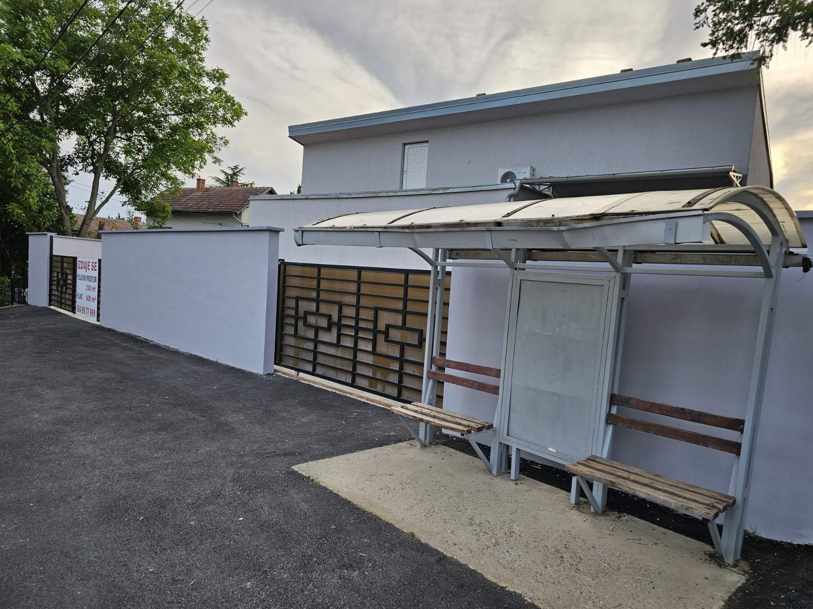 Izdajem poslovni prostor Smederevo-Vodanj