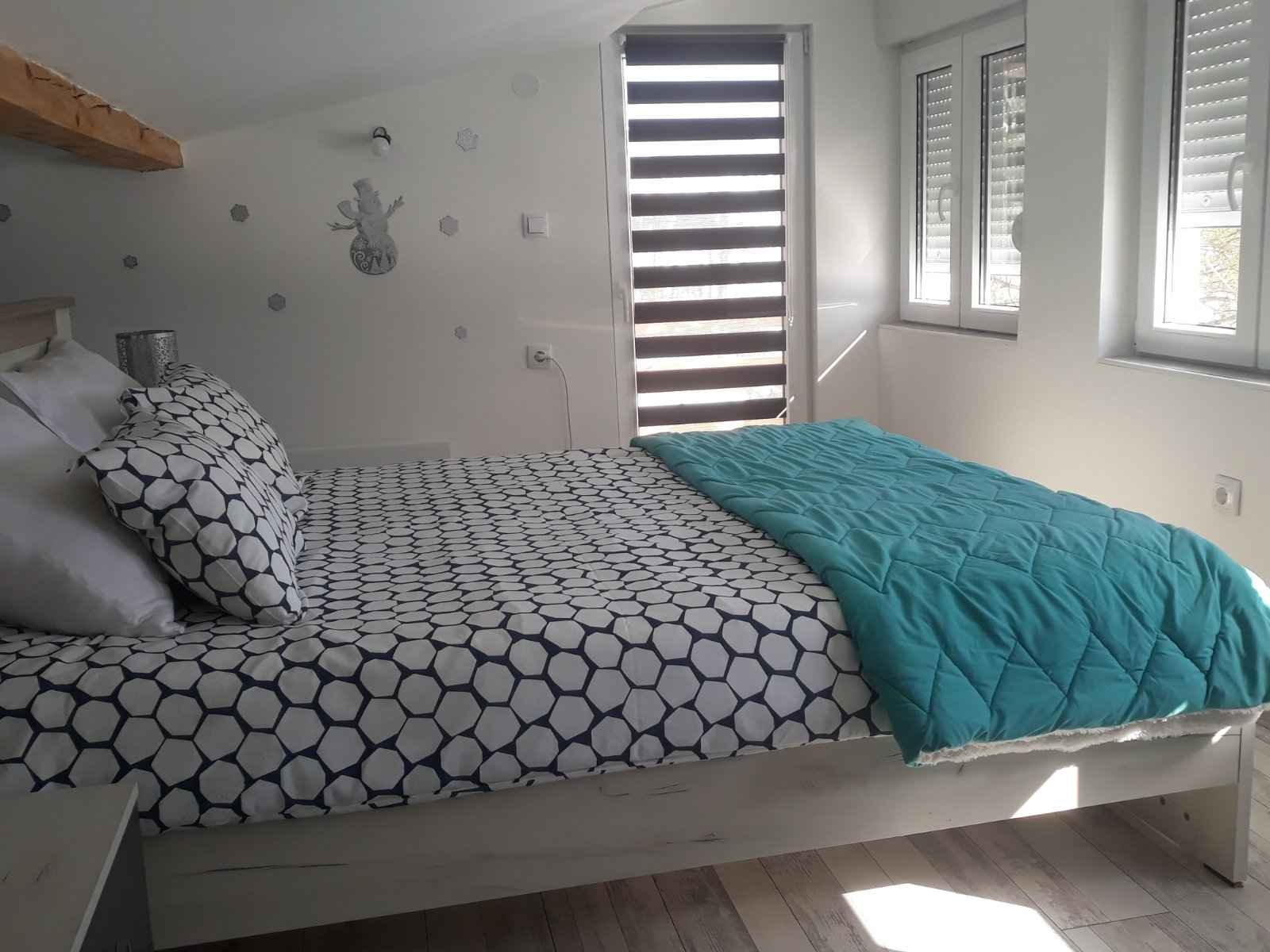 Prodajem vikendicu Divcibare-Tometino Polje