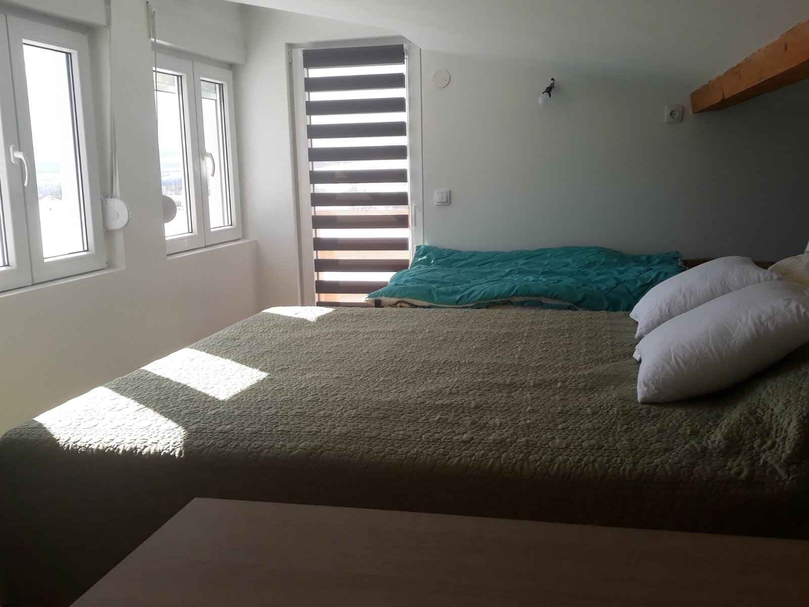 Prodajem vikendicu Divcibare-Tometino Polje