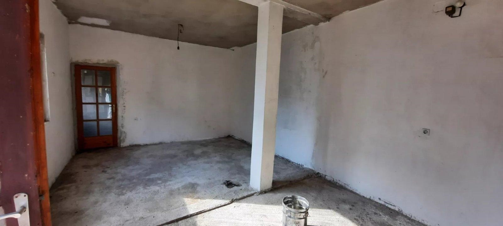 Kuca na atraktivnoj lokaciji Majur-Jagodina