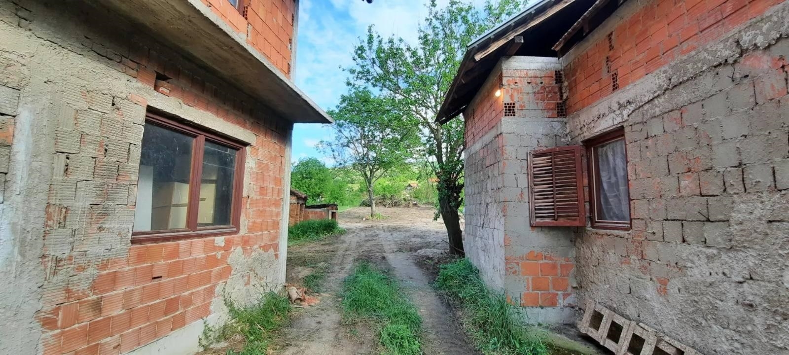 Kuca na atraktivnoj lokaciji Majur-Jagodina