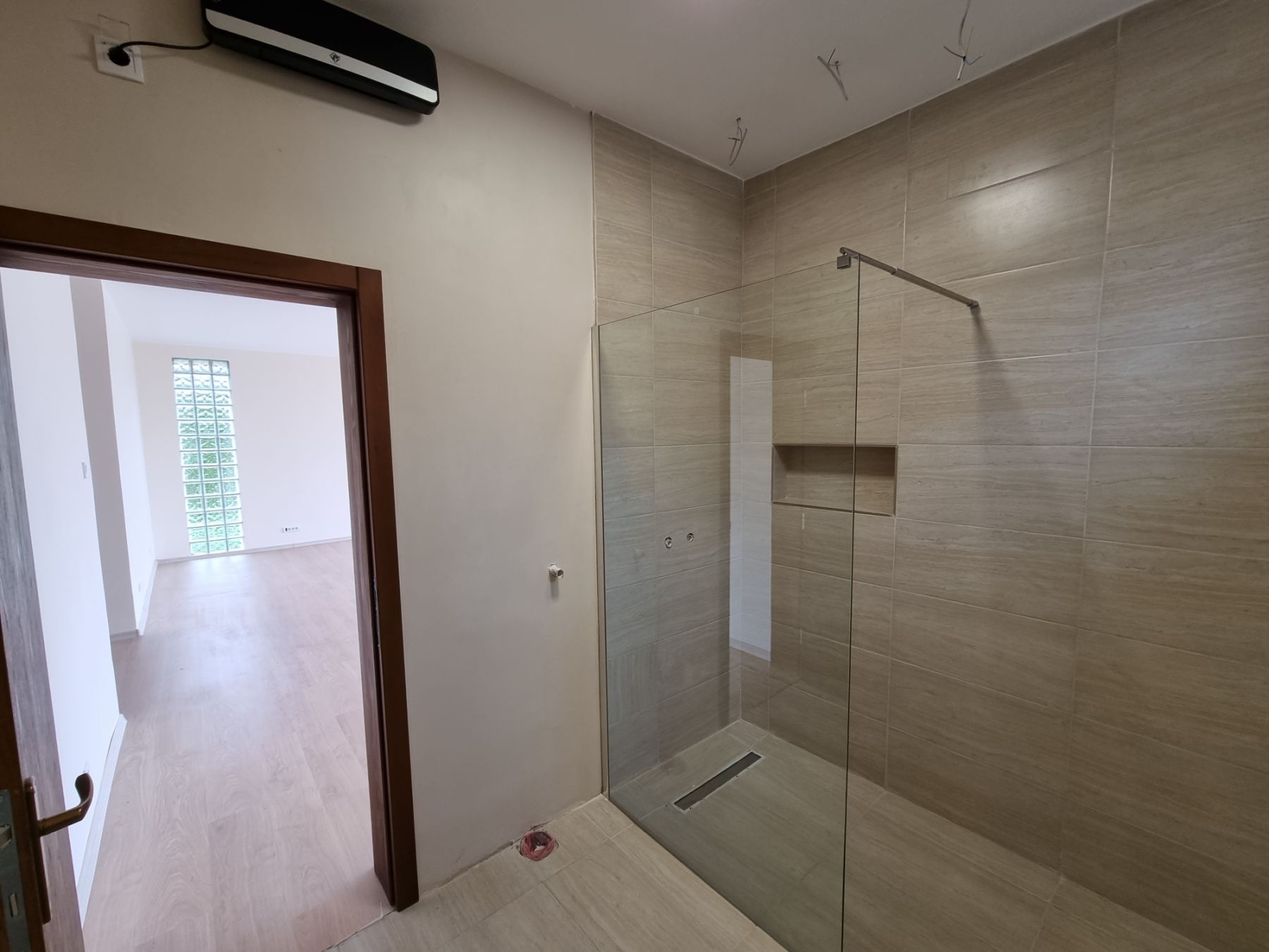 Moderna vila sa bazenom na Palicu