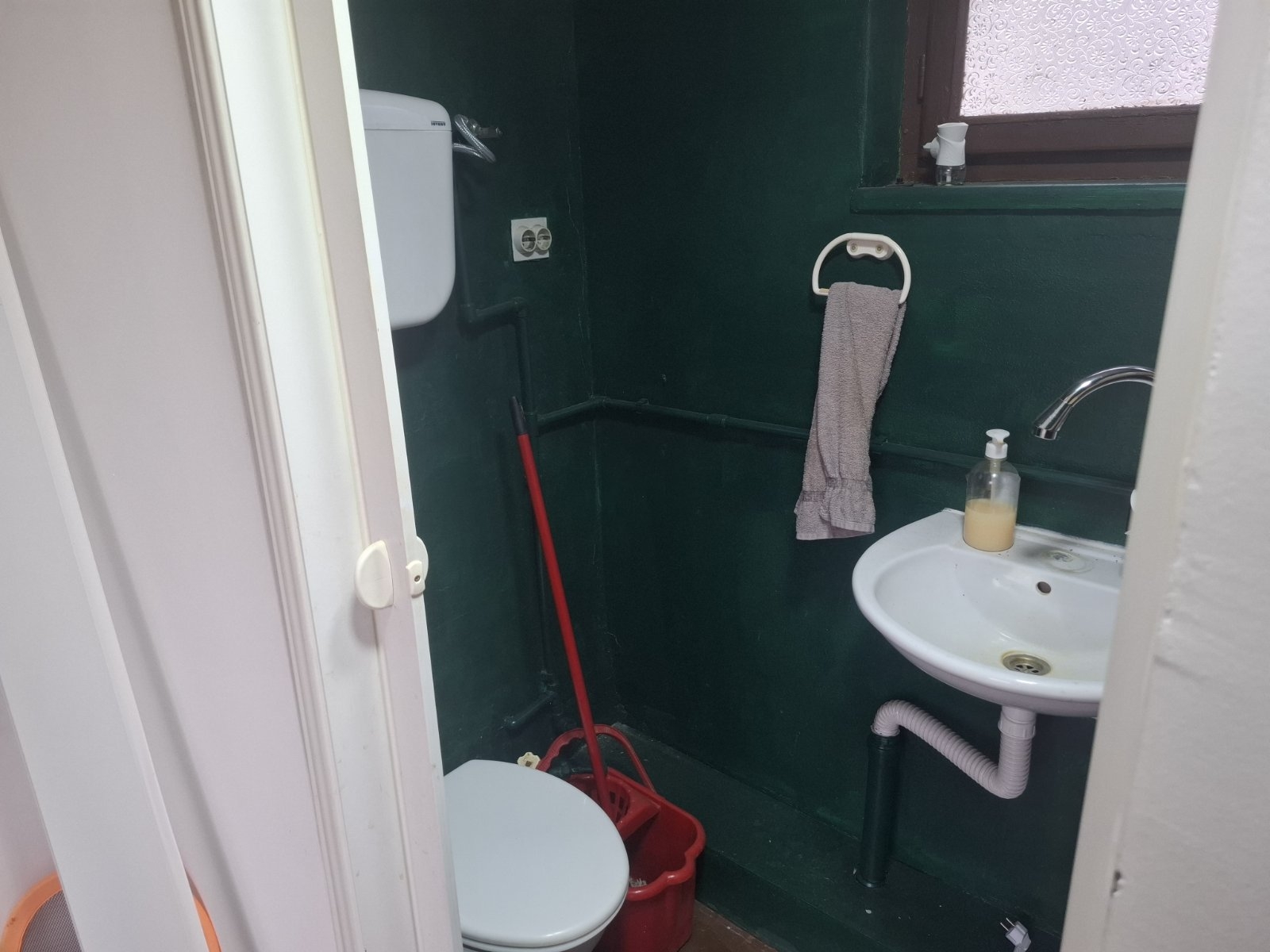 Na prodaju kuca u Novom Beceju