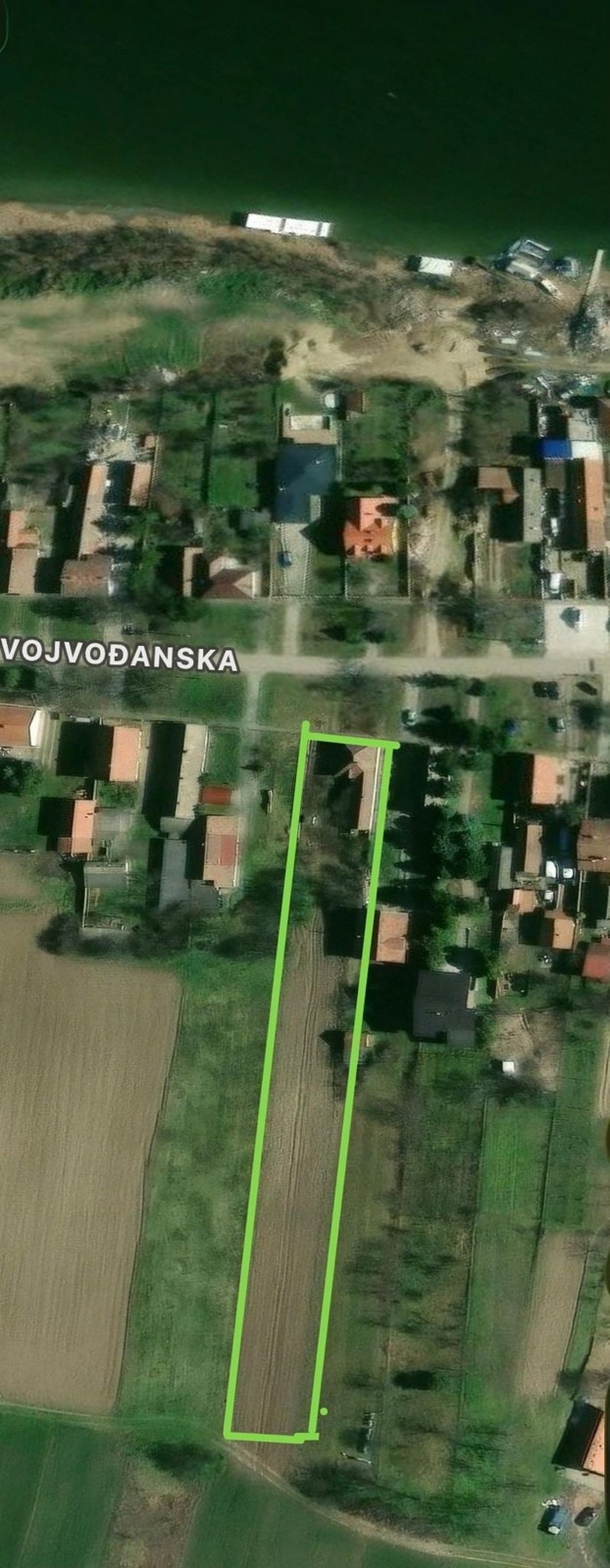 Prodajem plac u Novim Banovcima